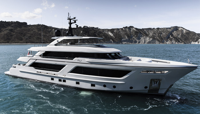 cantieri yacht italiani