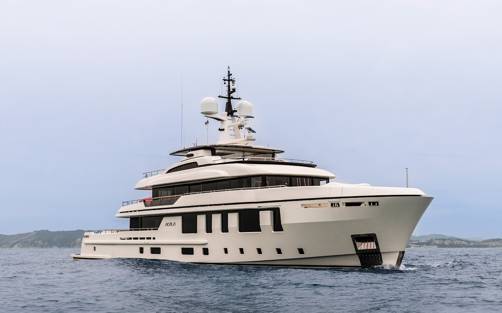 Exterior, M/Y Acala