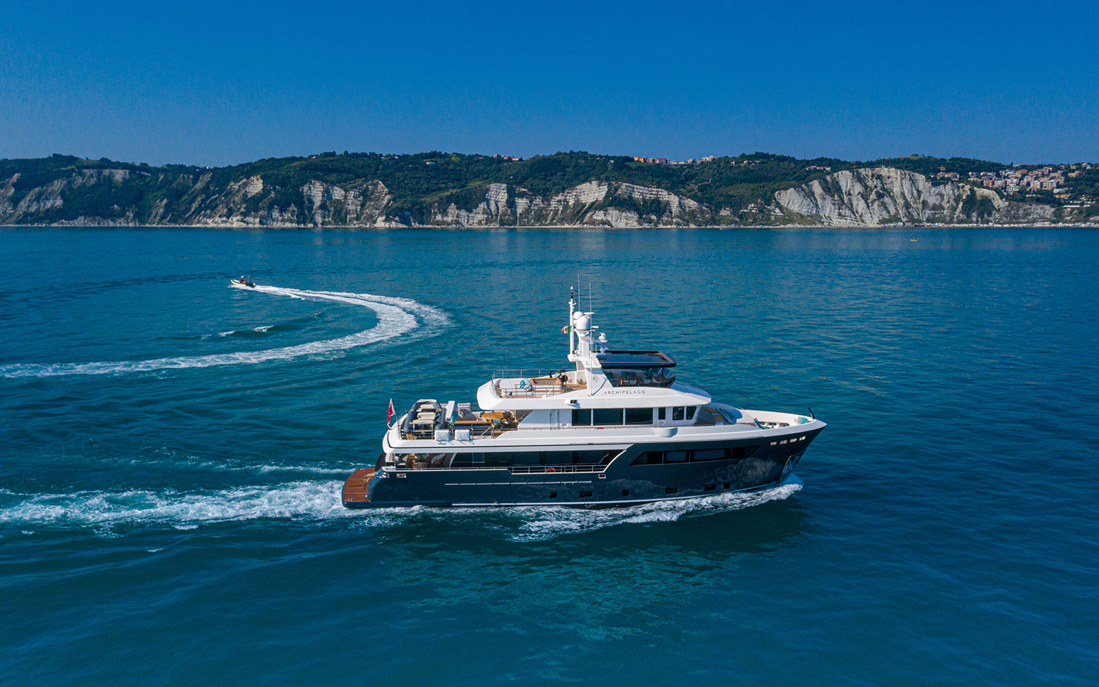 Exterior, M/Y Archipelago