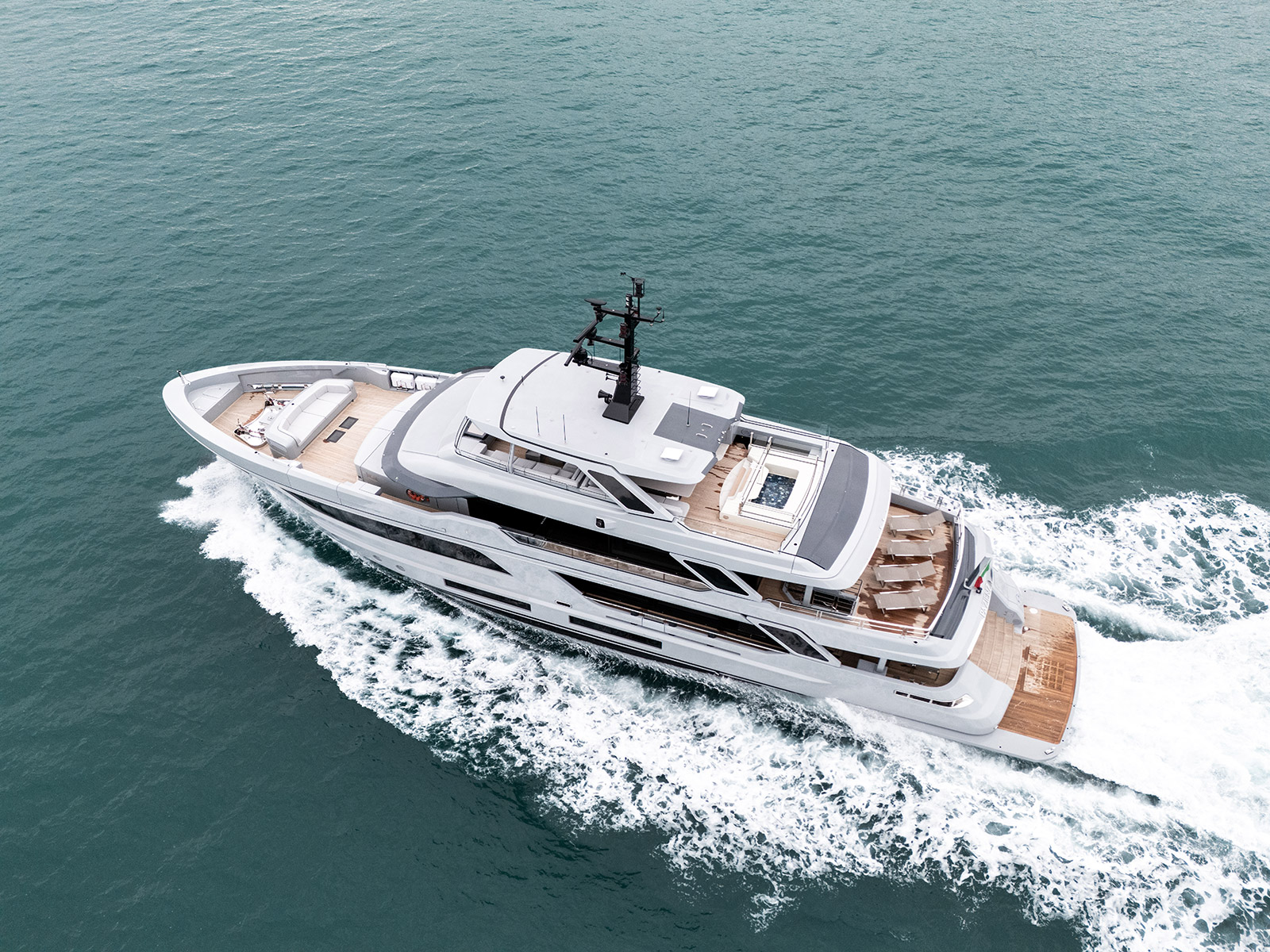 Exterior, M/Y Pazienza