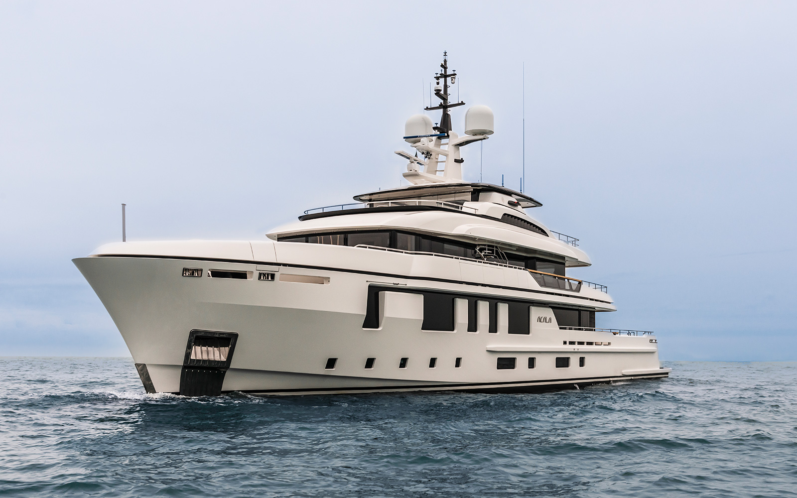 Exterior, M/Y Acala