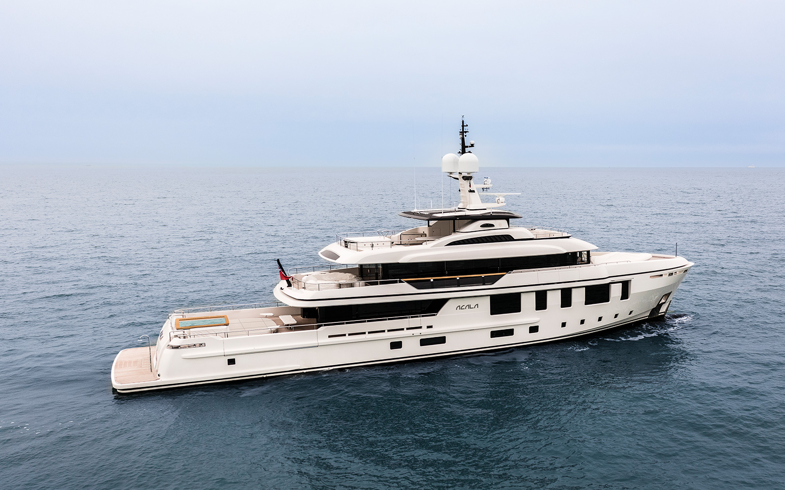 Exterior, M/Y Acala