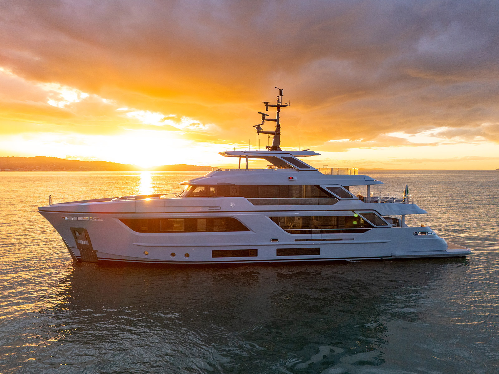 Exterior, M/Y Pazienza