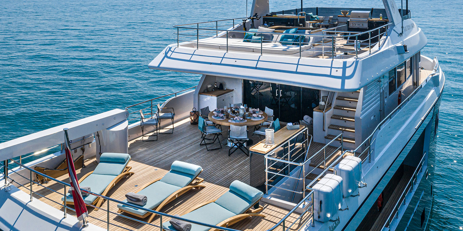 Exterior, Darwin Class 102' / Archipelago