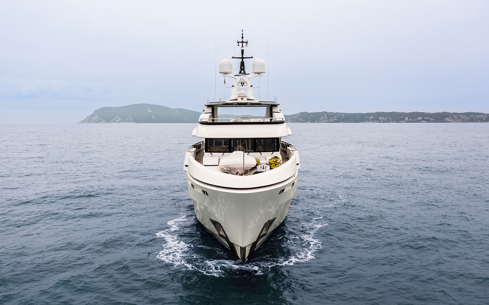 Exterior, M/Y Acala