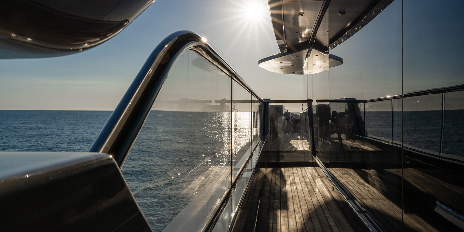 Exterior, RJ Class 115’ / Stellamar