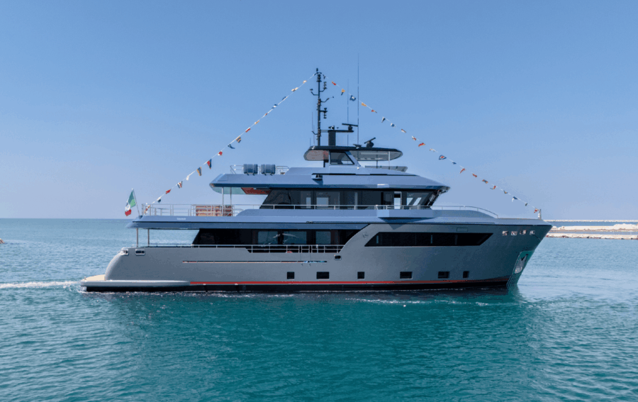 Cantiere delle Marche announces the launch of the Darwin 102 Haze²… and this is the third launch in 30 days!
